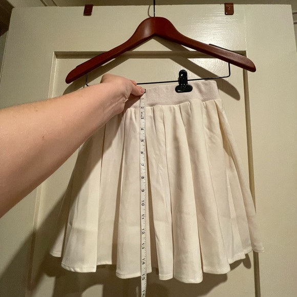 Creamy white tennis vibes skirt skort w/ shorts underneath side zipper stretch - Picture 4 of 11
